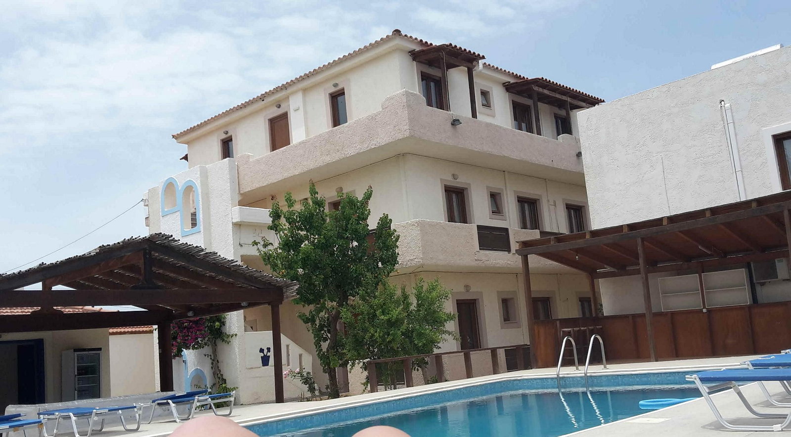 Eleonora Hotel