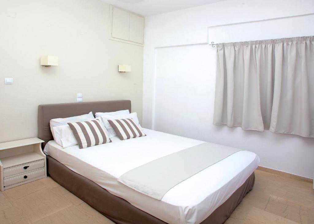 Iraklis Apartments Stalis
