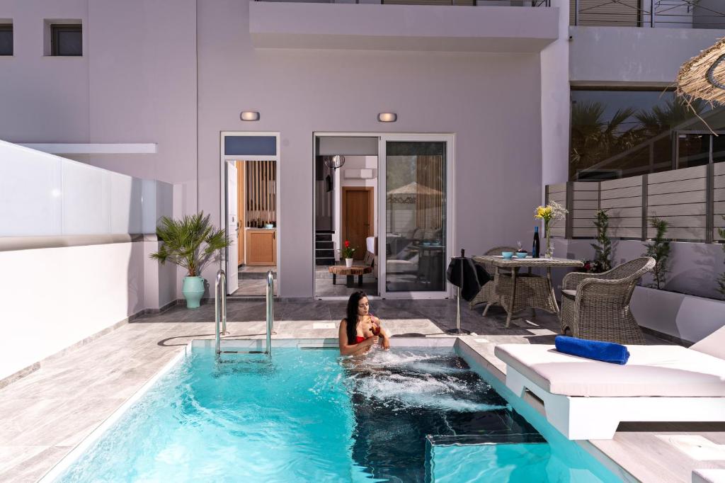 dal travel Delfina Boutique