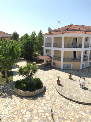 Hotel Village Inn Studios & Family Apartments cazare Laganas