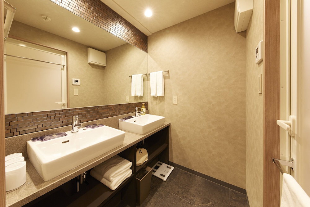 Monday Apart Premium Ueno