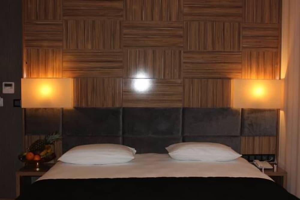 Hotel Neba Royal Hotel