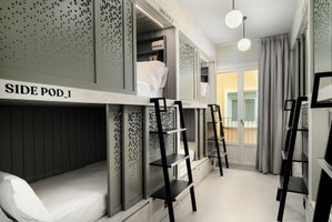 Hotel Coeo Hostel Hernan Ruiz cazare Malaga