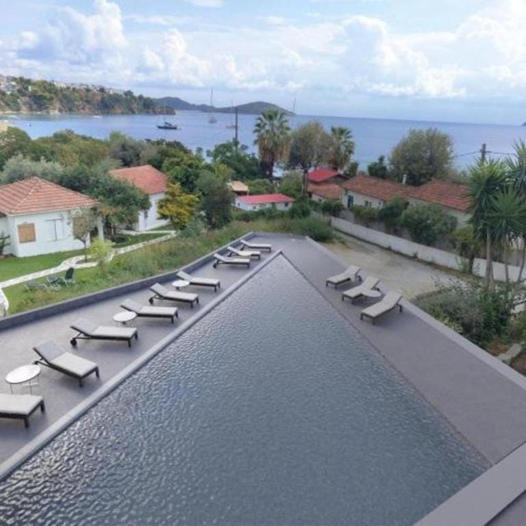 Nimfi Suites