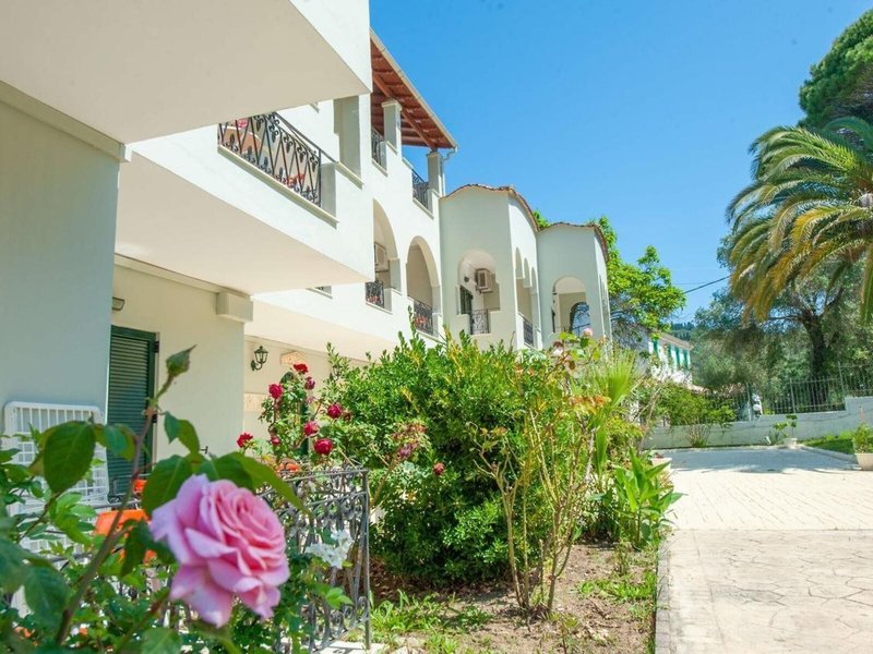 Vassilis Paradise Garden Aparthotel