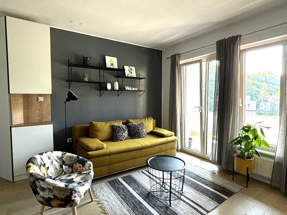 Hotel Modern & Charming - Free Private Parking