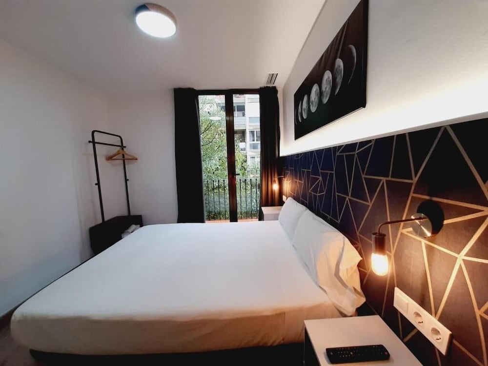Hotel Hostal Laia By Gaiarooms