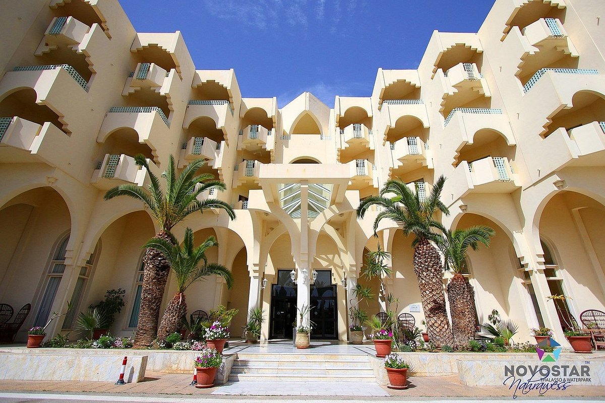 Hotel Nahrawess Hotel & Spa Resort