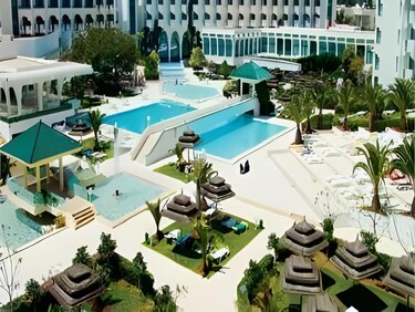 dal travel Nahrawess Hotel & Spa Resort