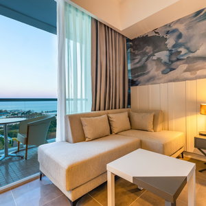 Hotel Crystal Centro cazare Aksu