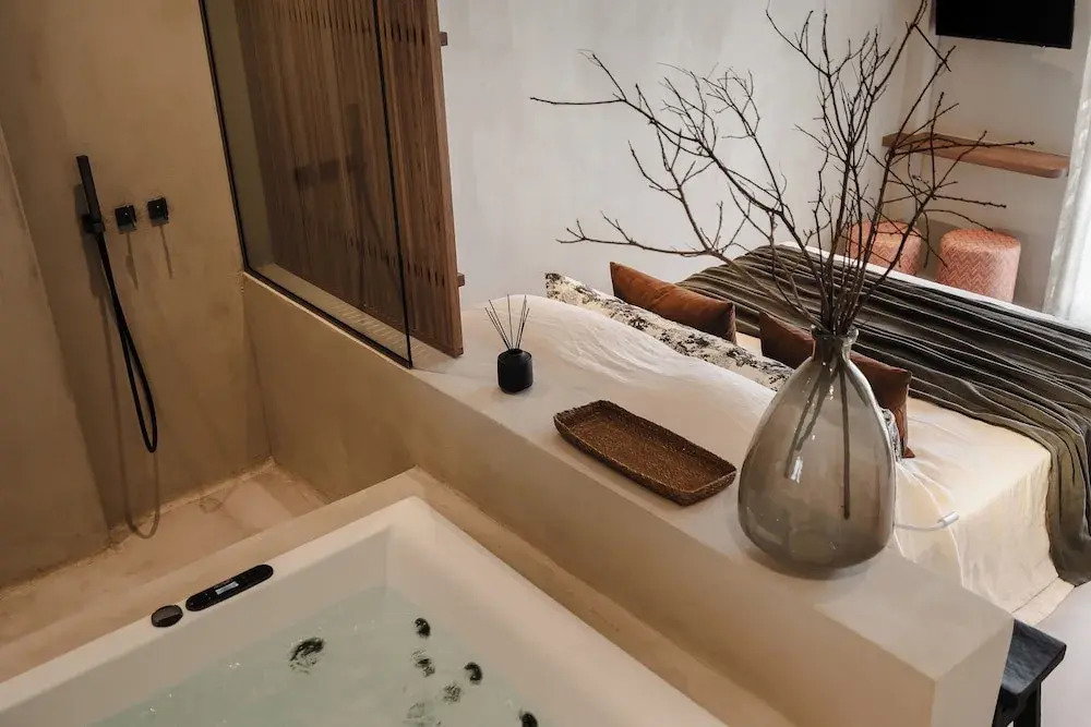 Tesoro Elegant Escapes-suites