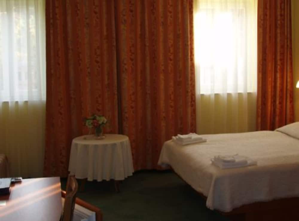 Hotel Klaudijas Charming Apartments & Rooms