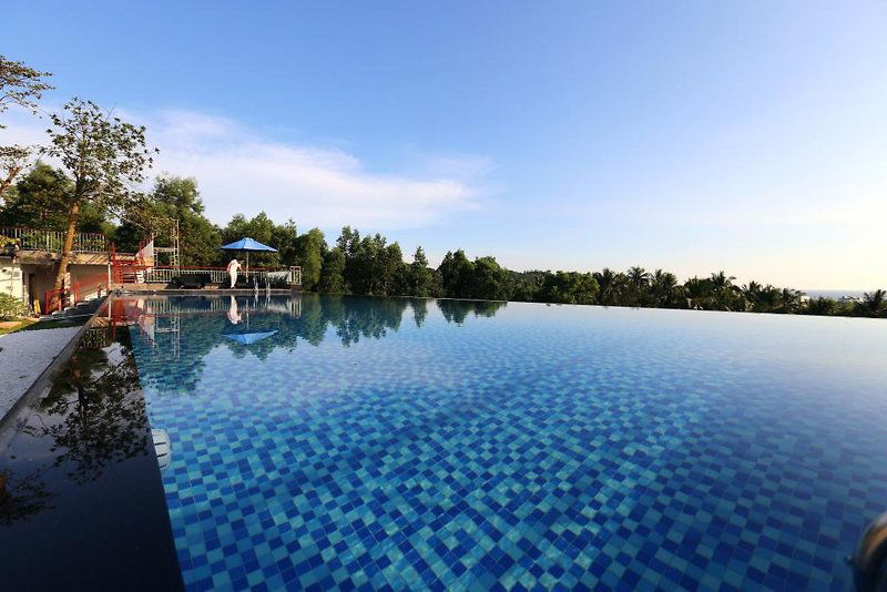 Hotel Tom Hill Resort & Spa