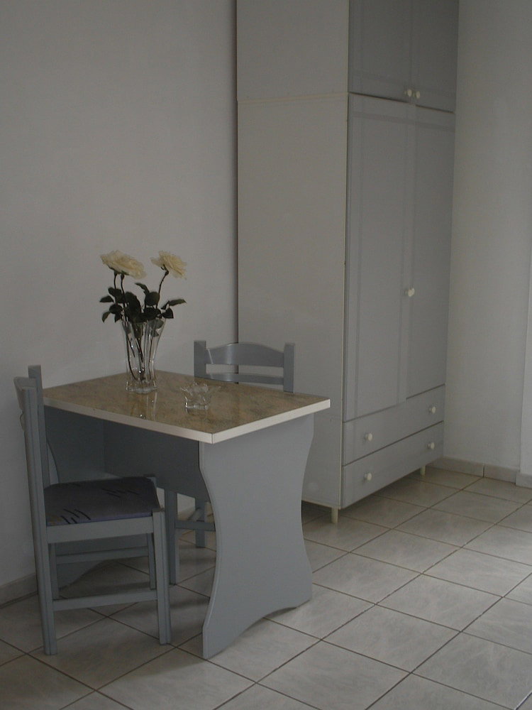 dal travel Iraklis Studios & Apartments