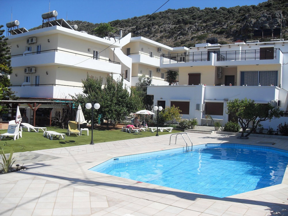 dal travel Iraklis Studios & Apartments