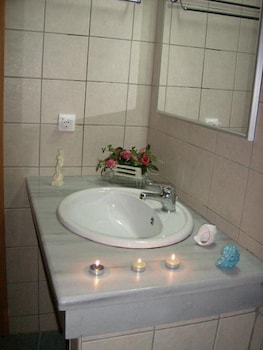 dal travel Sunshine Studios & Apartments
