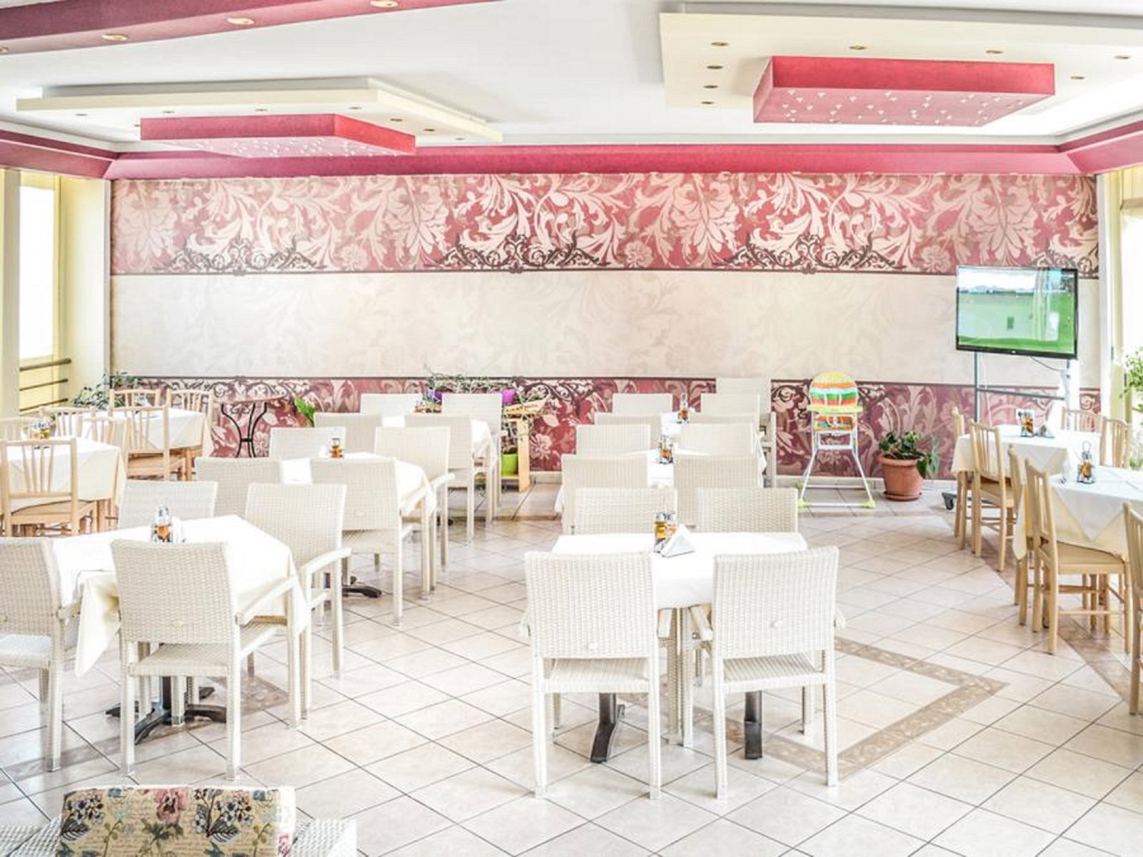 Alexandros Hotel