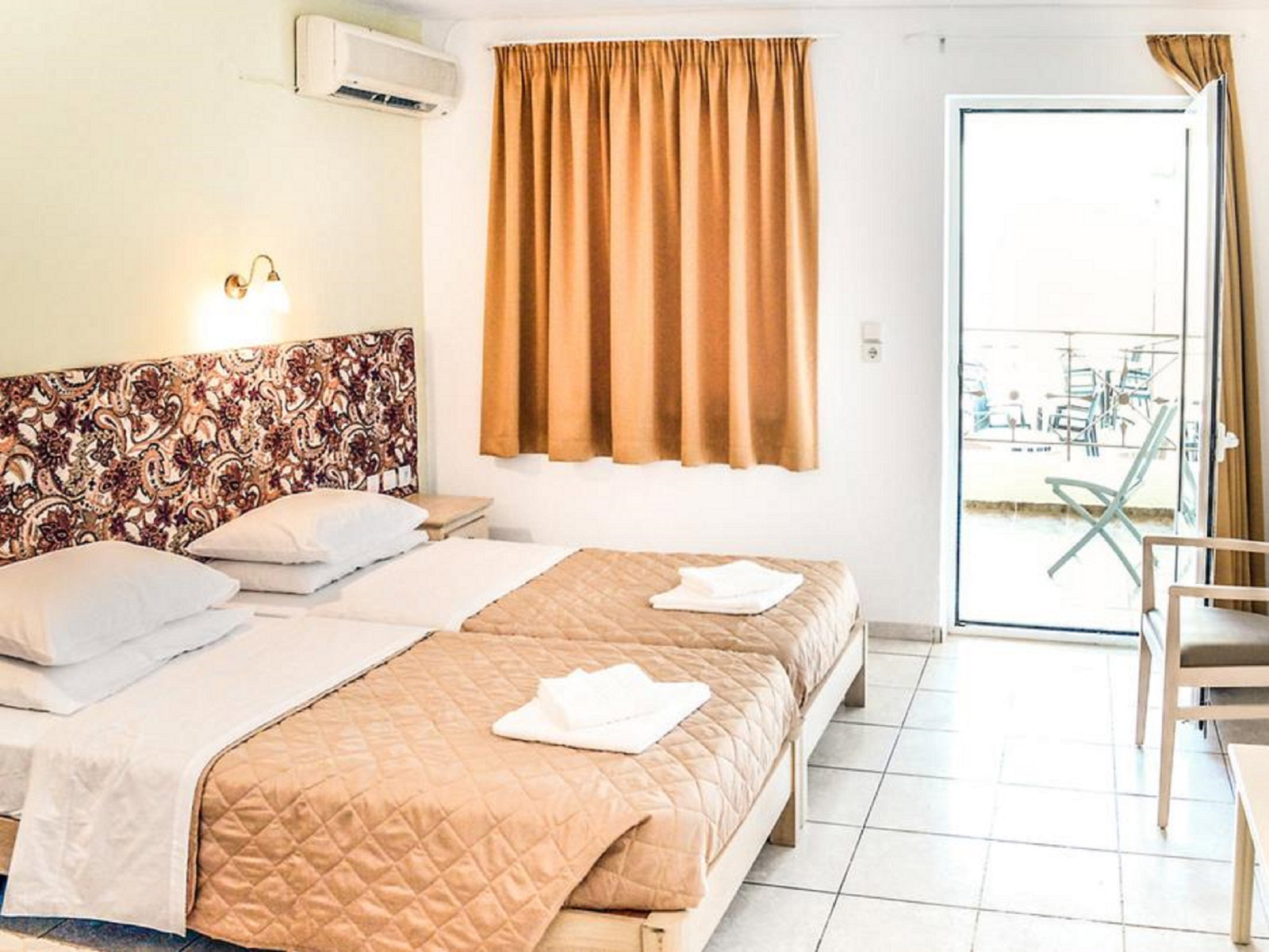 Alexandros Hotel
