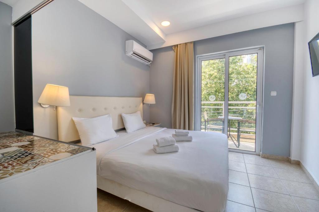 dal travel Astron Hotel
