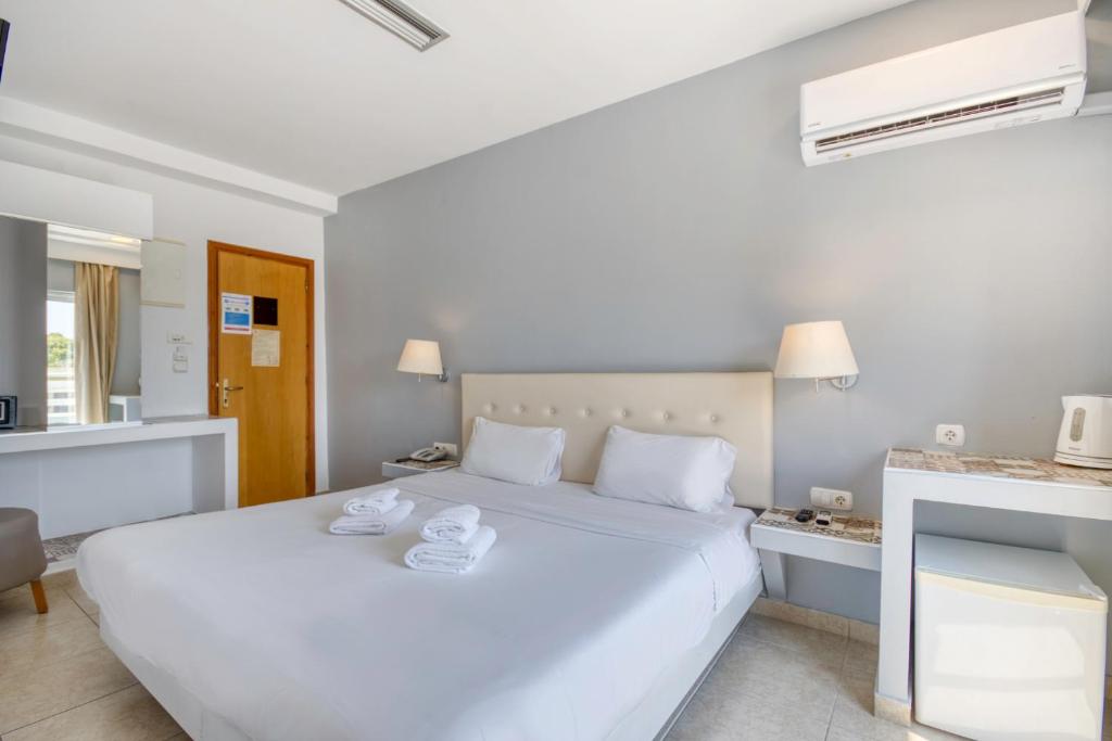 dal travel Astron Hotel