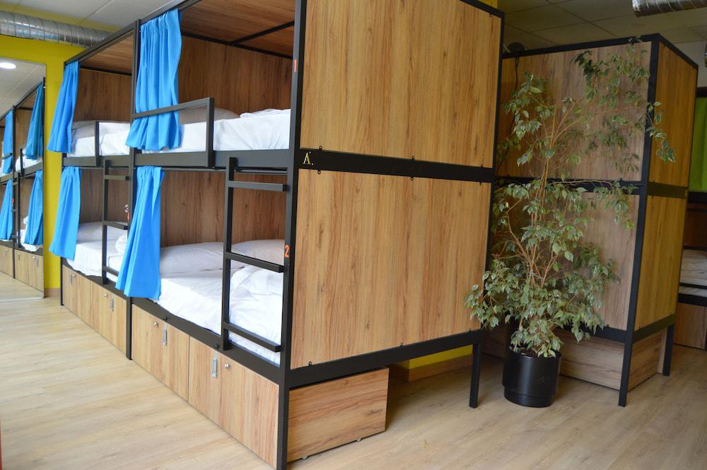 Hotel Debod Hostel