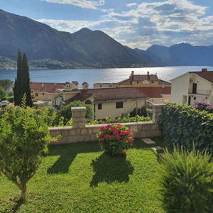 Hotel Pearl Shell Apartments cazare Kotor