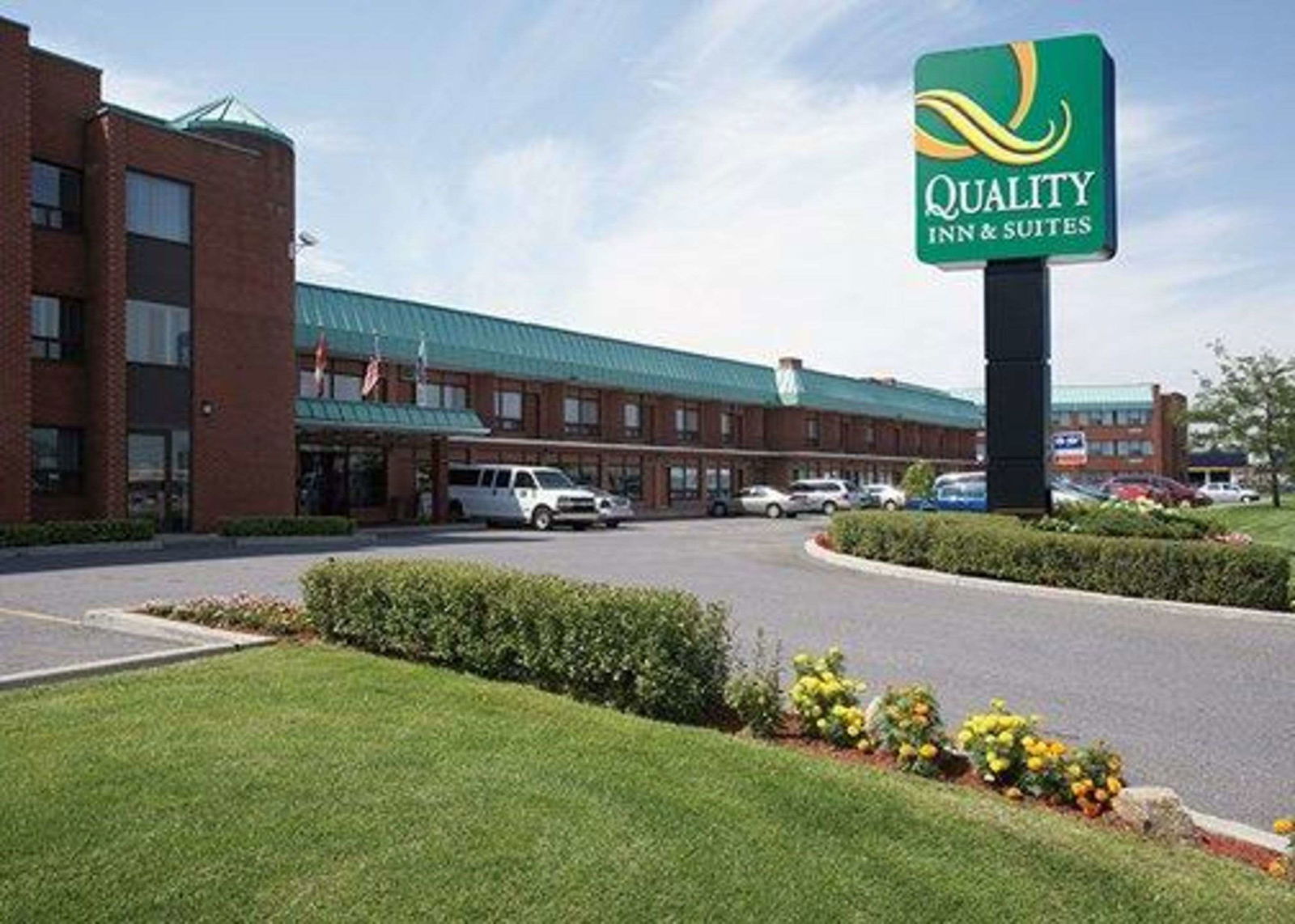 Hotel Quality Inn And Suites P.e. Trudeau Airport
