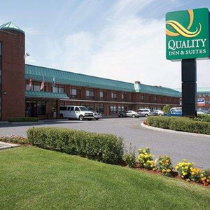 Hotel Quality Inn And Suites P.e. Trudeau Airport cazare Montreal