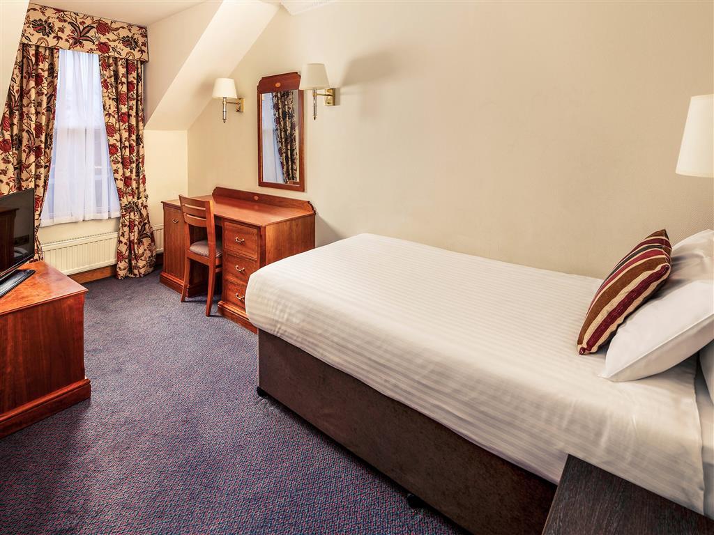 Mercure York Fairfield Manor Hotel
