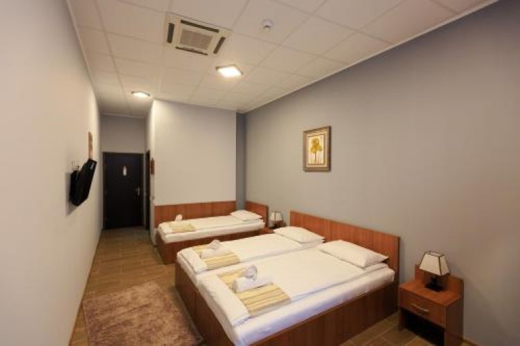 Corner Center Rental