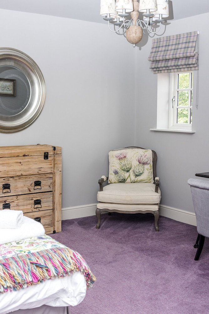 Plum And Partridge Inn