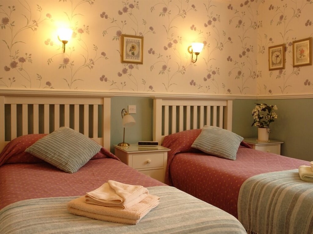 Hotel Midway House
