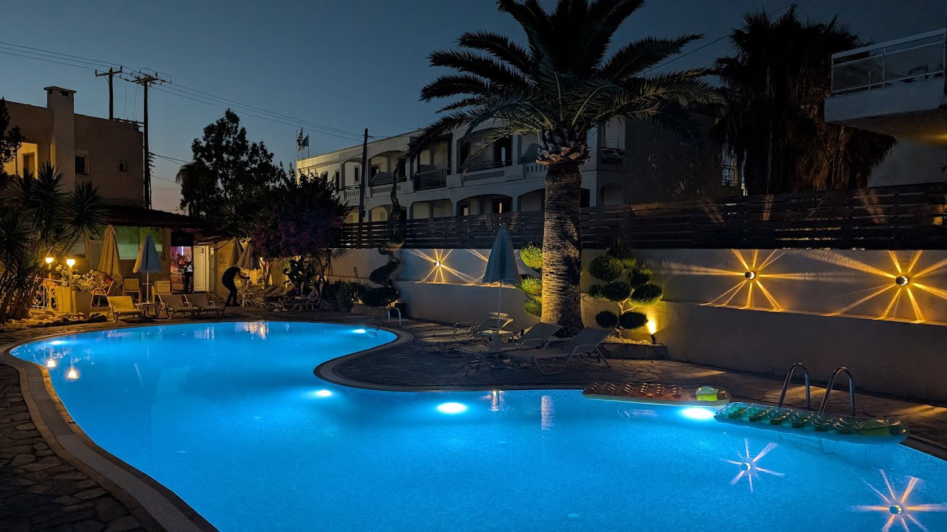 dal travel Axos Hotel