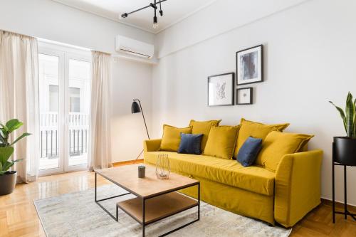 Central Cozy Apartments In Plaka by Upstreet