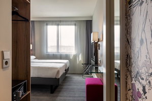 Hotel Moxy Aberdeen Airport cazare Aberdeen
