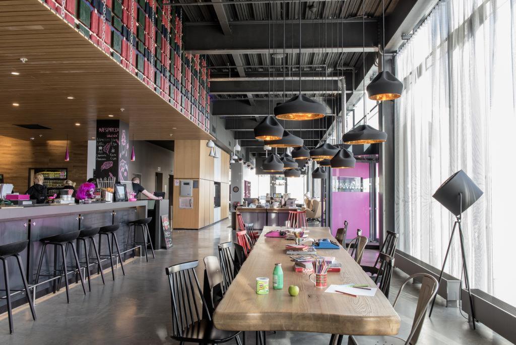 Moxy Aberdeen Airport