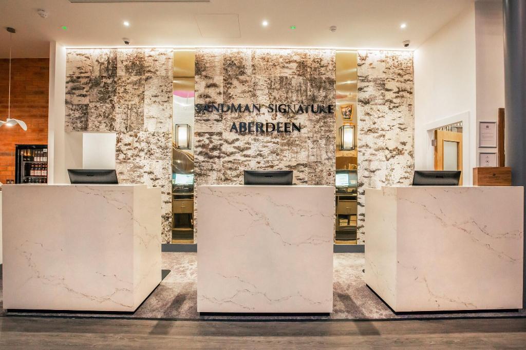 Hotel Sandman Signature Aberdeen Hotel