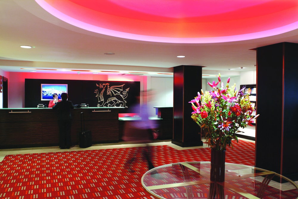 Dragon Hotel