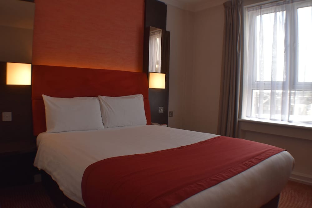 Dragon Hotel