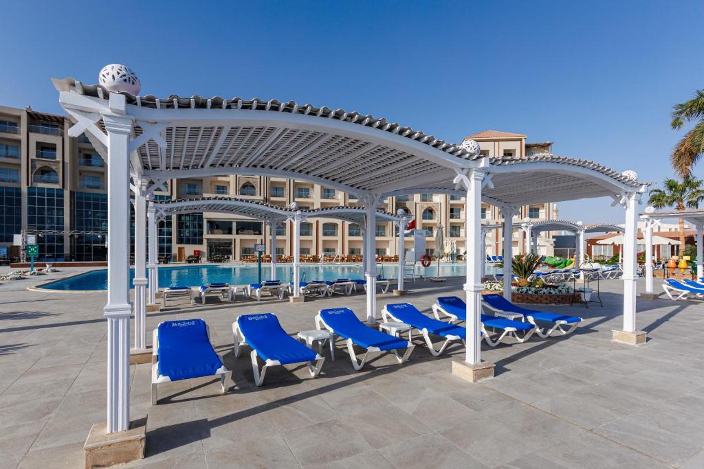 Alora Aqua Park Resort