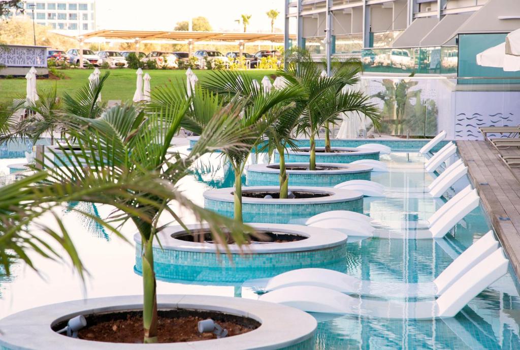 Asterias Beach Hotel
