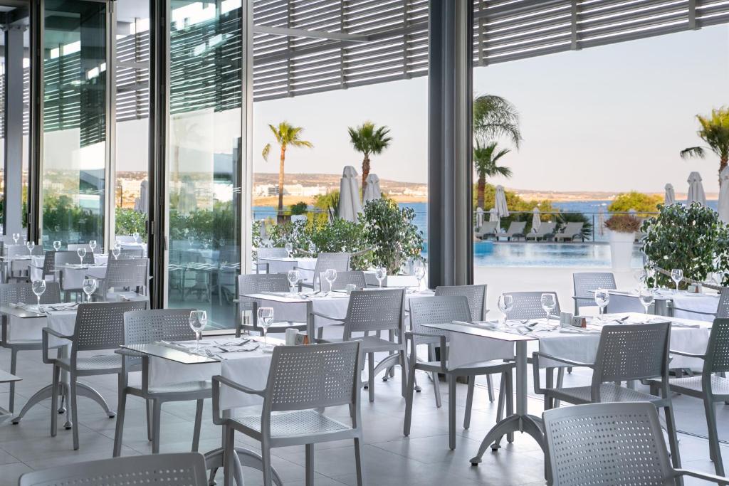 Asterias Beach Hotel