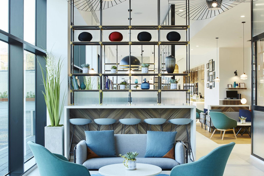 Courtyard By Marriott Luton Airport