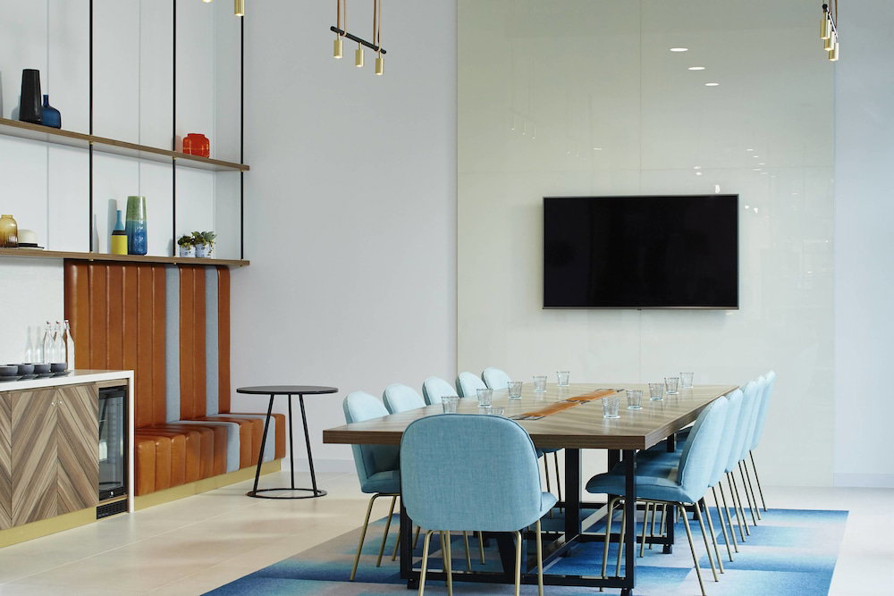 Courtyard By Marriott Luton Airport