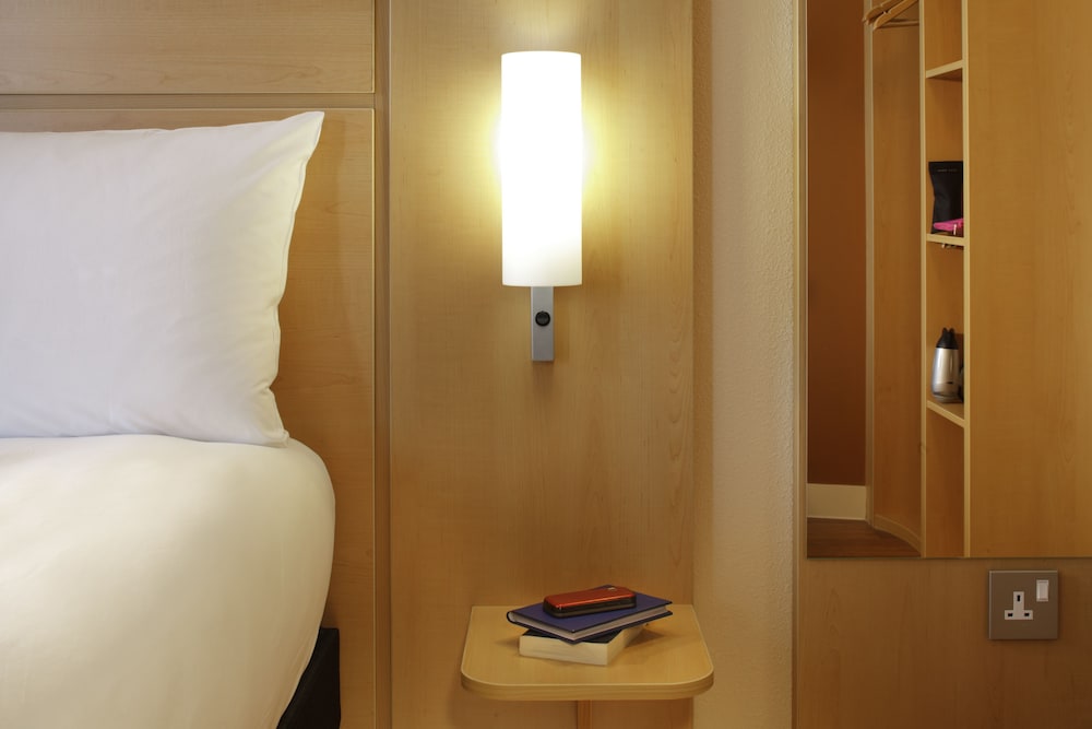 Ibis London Luton Airport