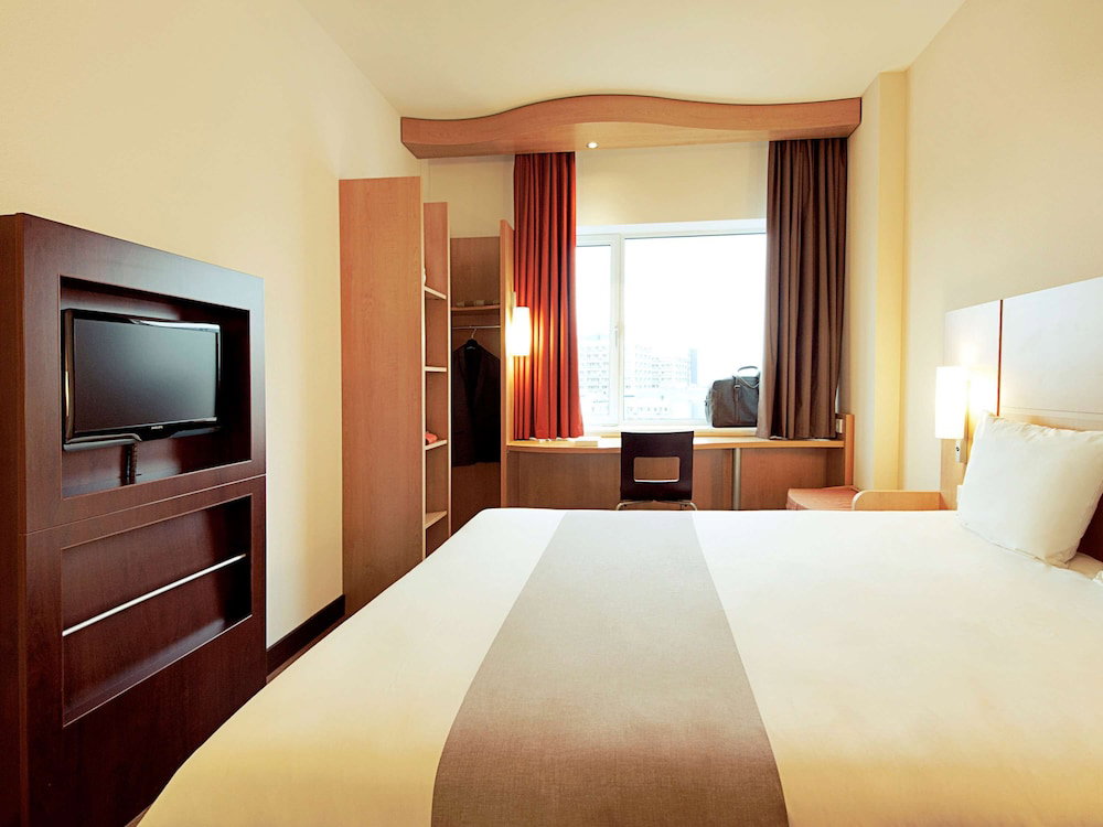 Ibis London Luton Airport