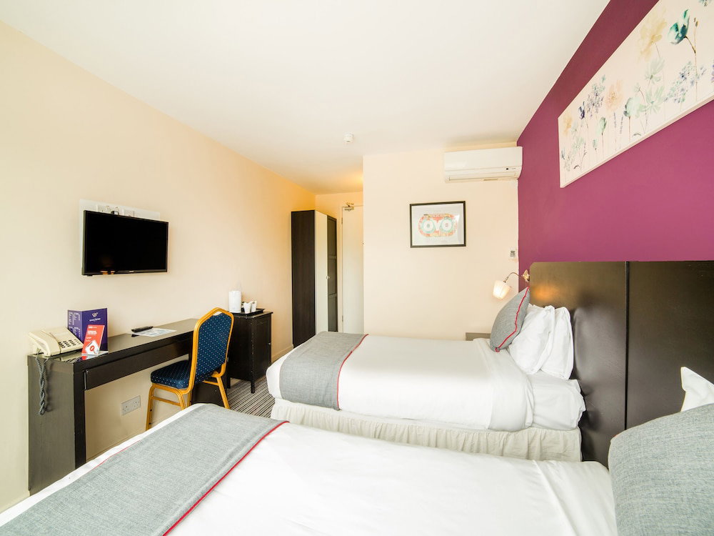 Hotel Oyo The Chiltern Hotel