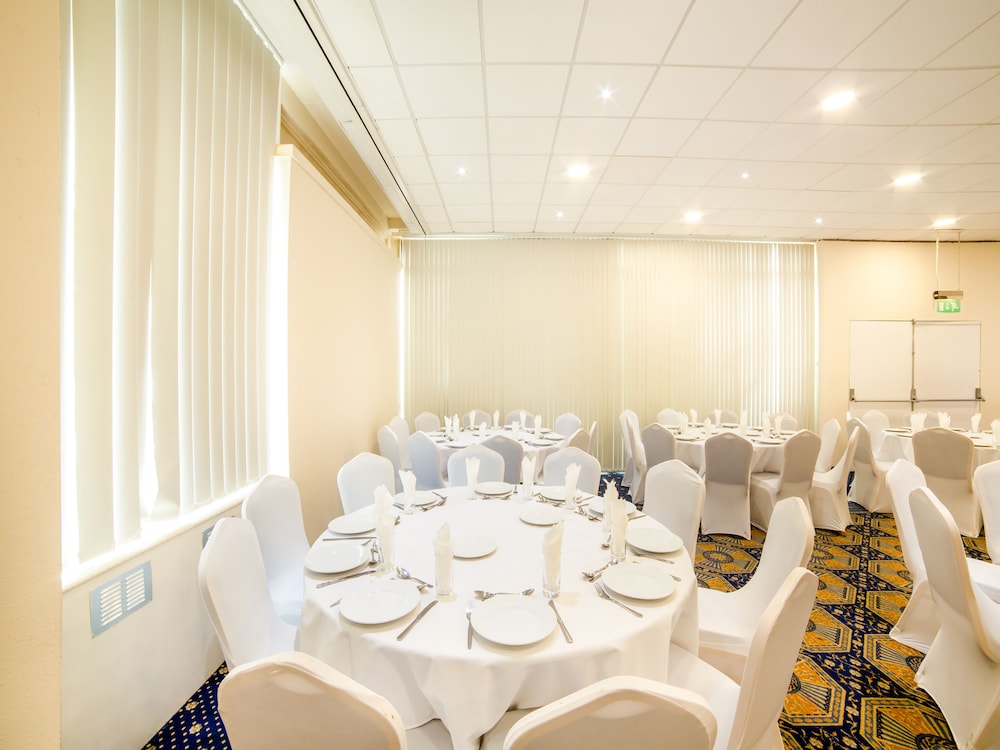 Oyo The Chiltern Hotel