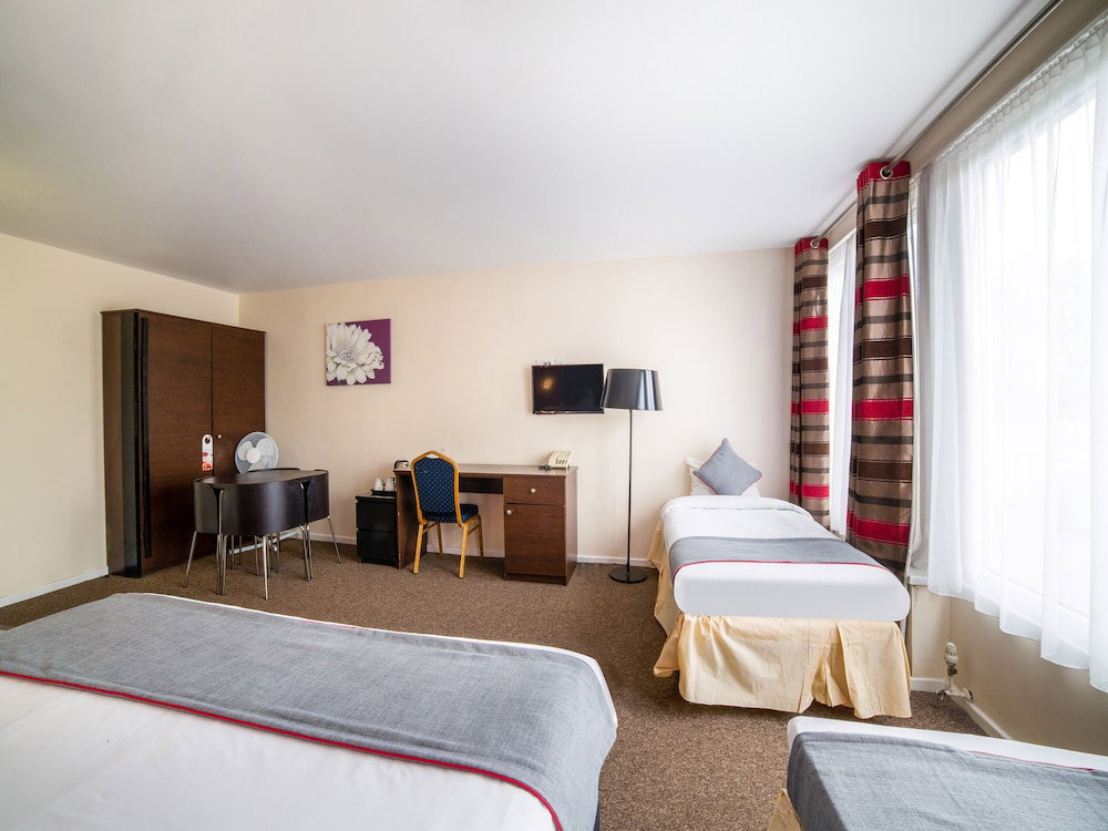Oyo The Chiltern Hotel