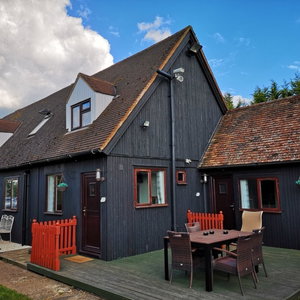 Hotel Swedish Cottages cazare Luton